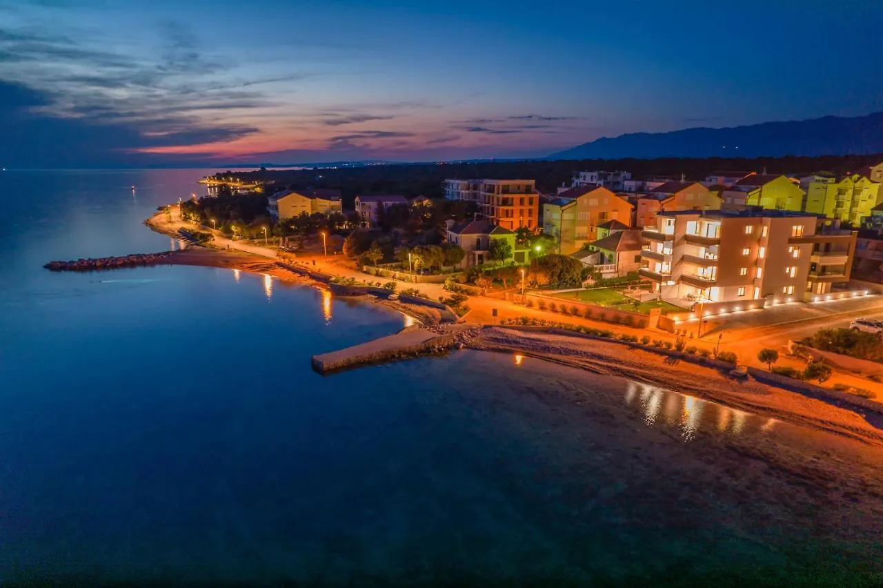 Apartments Mandre I