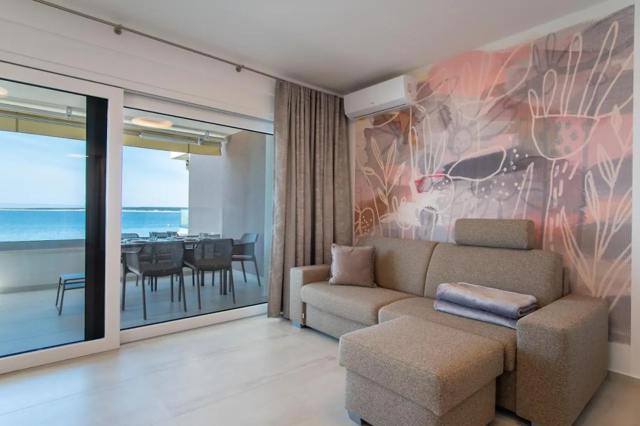 Apartments Mandre I