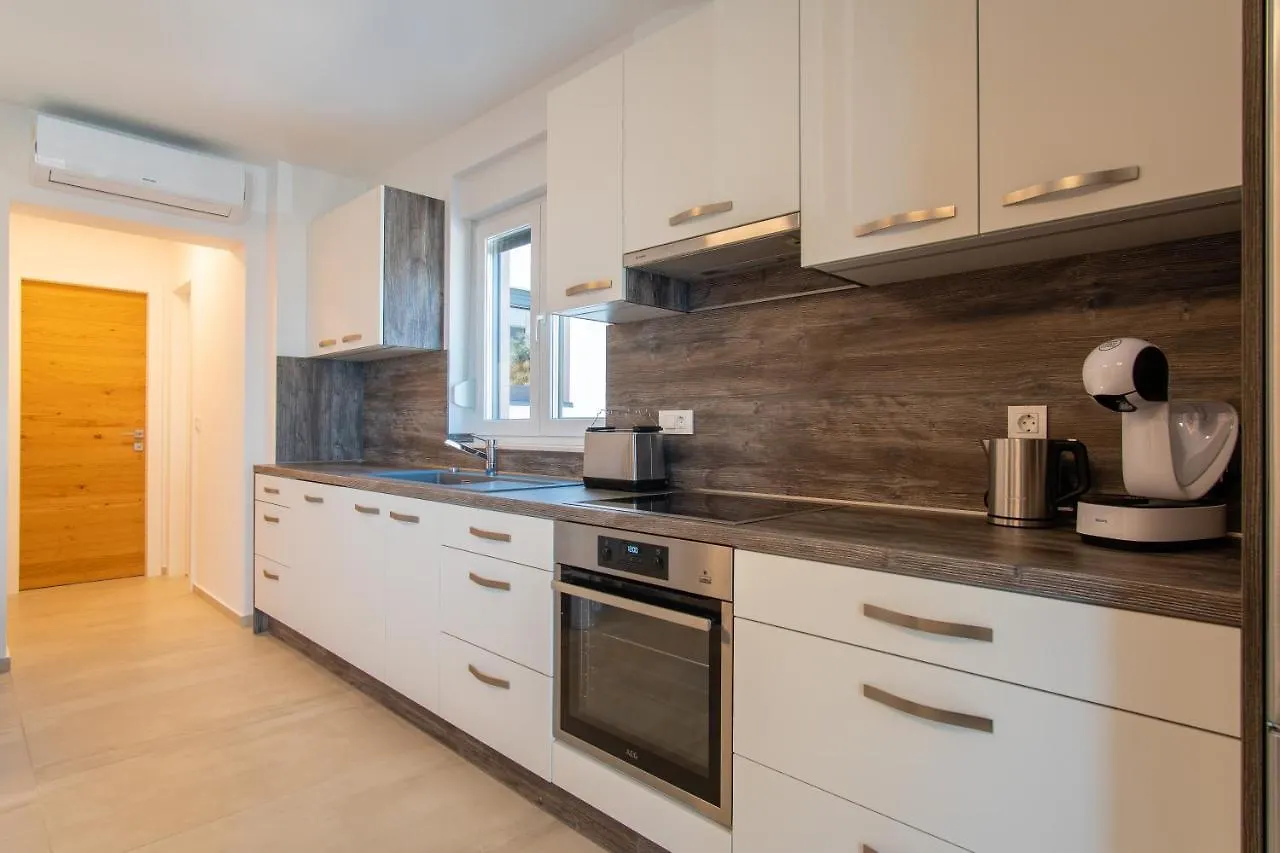 Apartments Mandre I Croatia